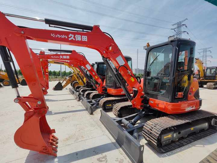 Perfect Condition Kubota U55-4 Japan Brand Mini Excavator with Pusher for Sale 90% Brand New Mini Kubota U25 35 55 5tons - Excavadora: foto 5 Perfect Condition Kubota U55-4 Japan Brand Mini Excavator with Pusher for Sale 90% Brand New Mini Kubota U25 35 55 5tons - Excavadora: foto 5
