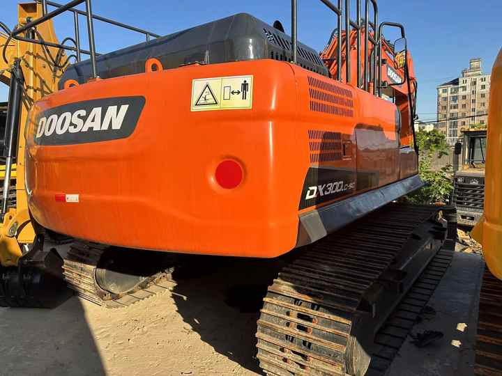 Used Digger DOOSAN DX300 Construction Machinery Construction Digger Used DOOSAN DX300 Cheap Excavator - Excavadora de cadenas: foto 4 Used Digger DOOSAN DX300 Construction Machinery Construction Digger Used DOOSAN DX300 Cheap Excavator - Excavadora de cadenas: foto 4