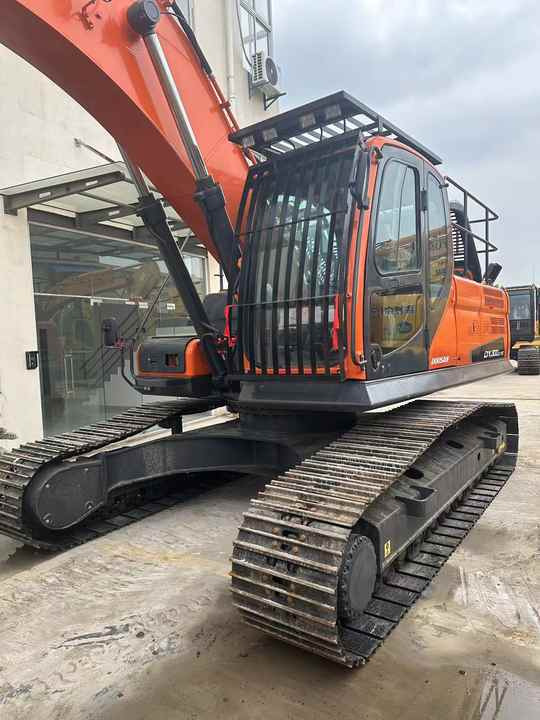 Used Digger DOOSAN DX300 Construction Machinery Construction Digger Used DOOSAN DX300 Cheap Excavator - Excavadora de cadenas: foto 4 Used Digger DOOSAN DX300 Construction Machinery Construction Digger Used DOOSAN DX300 Cheap Excavator - Excavadora de cadenas: foto 4
