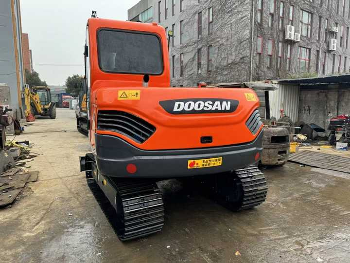 Used Digger DOOSAN DX75 Construction Machinery Construction Digger Used DOOSAN DX75 Cheap Excavator - Excavadora de cadenas: foto 3 Used Digger DOOSAN DX75 Construction Machinery Construction Digger Used DOOSAN DX75 Cheap Excavator - Excavadora de cadenas: foto 3