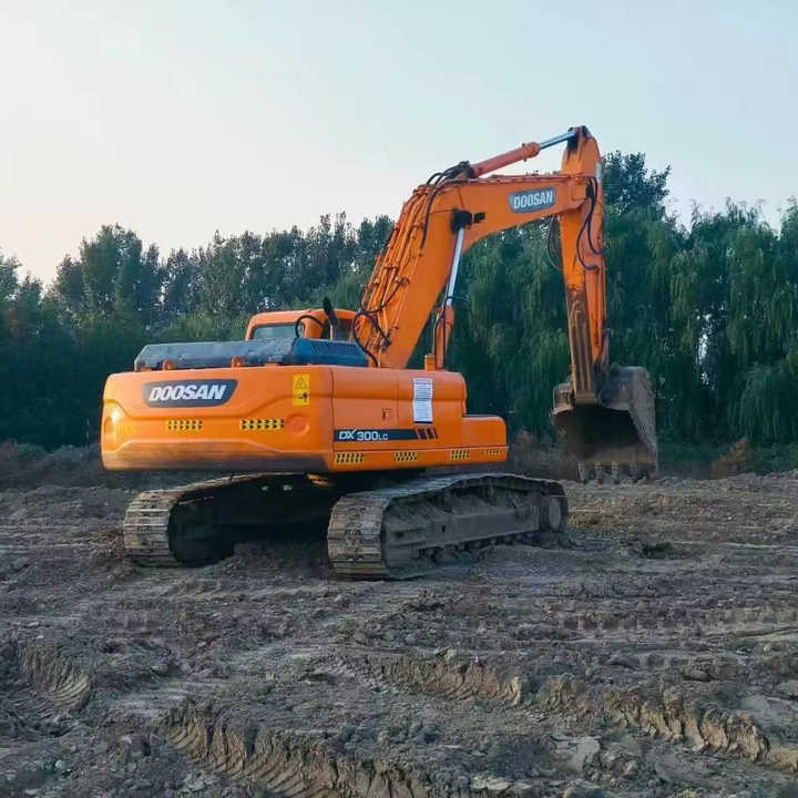 Used Doosan Dx300LC Model Excavator Second Hand Machine Popular Brand Korean Doosan Hydraulic Machinery - Excavadora: foto 1 Used Doosan Dx300LC Model Excavator Second Hand Machine Popular Brand Korean Doosan Hydraulic Machinery - Excavadora: foto 1
