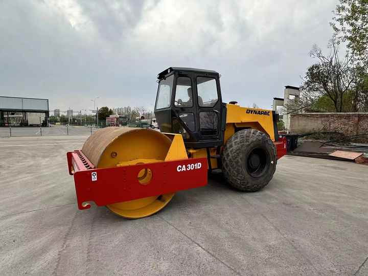 Used Dynapac CA301 Vibratory Roller with Less Working Time and Superior Performance Used Dynapac 251d/301D Roller for Sale - Apisonadora de asfalto: foto 3 Used Dynapac CA301 Vibratory Roller with Less Working Time and Superior Performance Used Dynapac 251d/301D Roller for Sale - Apisonadora de asfalto: foto 3