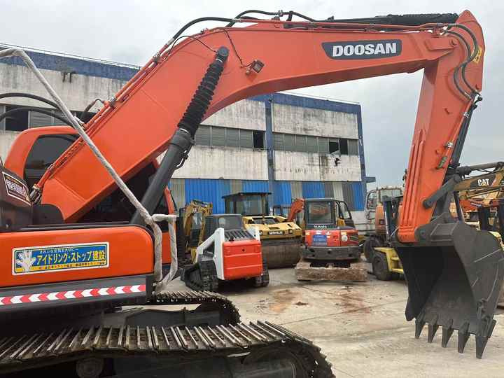Used Excavator Doosan DX225LC-9 Excavators Mini Equipment Earth Moving Machinery Doosan Digger Excavator for Sale - Excavadora de cadenas: foto 3 Used Excavator Doosan DX225LC-9 Excavators Mini Equipment Earth Moving Machinery Doosan Digger Excavator for Sale - Excavadora de cadenas: foto 3