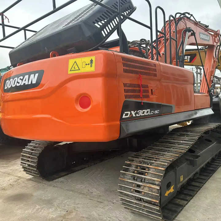 Used Excavator Doosan DX300 Excavators Mini Equipment Earth Moving Machinery Doosan Digger Excavator for Sale - Excavadora de cadenas: foto 2 Used Excavator Doosan DX300 Excavators Mini Equipment Earth Moving Machinery Doosan Digger Excavator for Sale - Excavadora de cadenas: foto 2