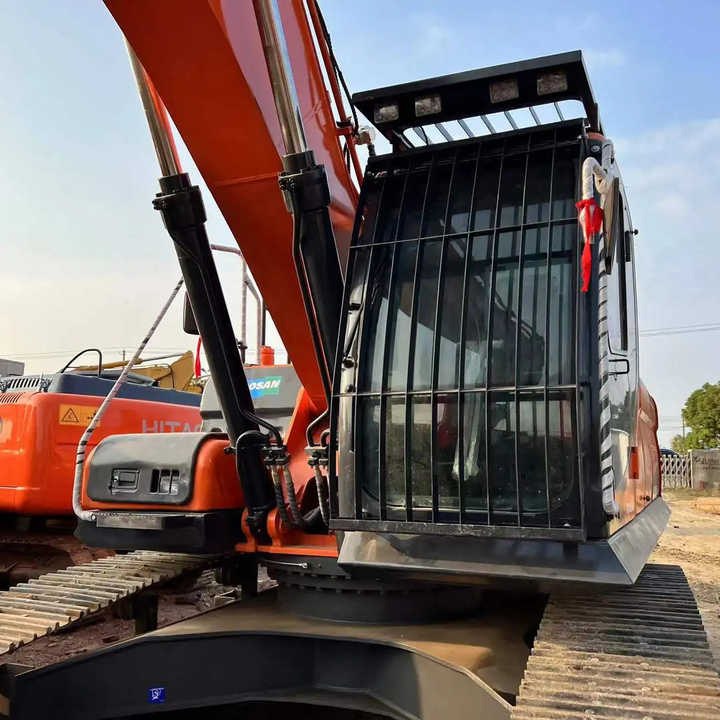 Used Excavator Doosan DX300 Excavators Mini Equipment Earth Moving Machinery Doosan Digger Excavator for Sale - Excavadora de cadenas: foto 1 Used Excavator Doosan DX300 Excavators Mini Equipment Earth Moving Machinery Doosan Digger Excavator for Sale - Excavadora de cadenas: foto 1