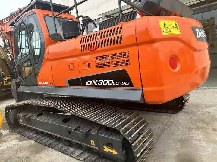 Used Excavator Doosan DX300 Excavators Mini Equipment Earth Moving Machinery Doosan Digger Excavator for Sale - Excavadora de cadenas: foto 3 Used Excavator Doosan DX300 Excavators Mini Equipment Earth Moving Machinery Doosan Digger Excavator for Sale - Excavadora de cadenas: foto 3