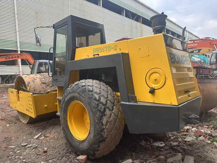 Used Heavy Construction Equipment BW217D Second Hand Road Rollers Used Machine Hot Sale - Compactador: foto 3 Used Heavy Construction Equipment BW217D Second Hand Road Rollers Used Machine Hot Sale - Compactador: foto 3