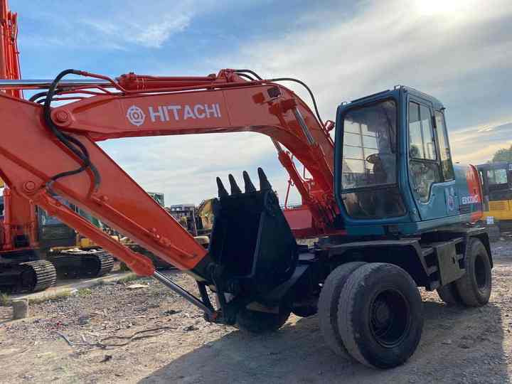 Used Hitachi Ex100WD Wheel Excavator for Sale Japan Made Hitachi Ex100wd Wheeled Excavator for Sale - Excavadora de ruedas: foto 5 Used Hitachi Ex100WD Wheel Excavator for Sale Japan Made Hitachi Ex100wd Wheeled Excavator for Sale - Excavadora de ruedas: foto 5