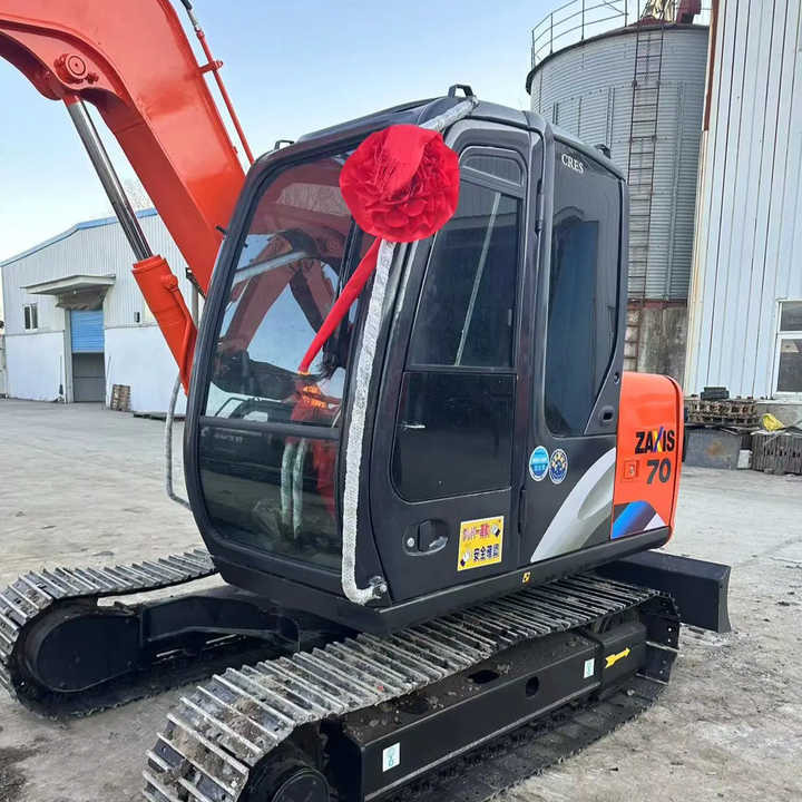 Used Hitachi Excavator ZX70 Japan Import Second Hand Small Crawler ZX70 Excavator for Sale - Excavadora de cadenas: foto 1 Used Hitachi Excavator ZX70 Japan Import Second Hand Small Crawler ZX70 Excavator for Sale - Excavadora de cadenas: foto 1