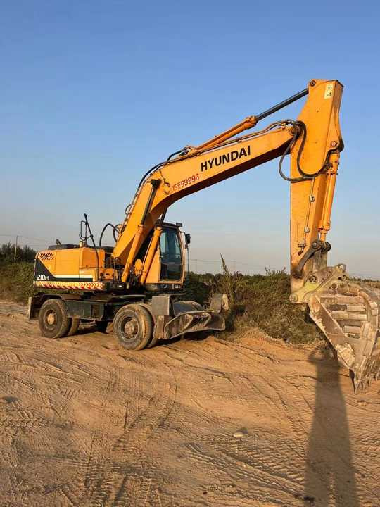 Well-Maintained Hyundai 210-9Used Wheel Excavator Construction Machine | No Major Repairs | Price Negotiable - Excavadora de ruedas: foto 4 Well-Maintained Hyundai 210-9Used Wheel Excavator Construction Machine | No Major Repairs | Price Negotiable - Excavadora de ruedas: foto 4
