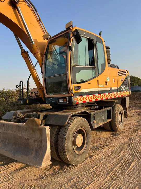 Well-Maintained Hyundai 210-9Used Wheel Excavator Construction Machine | No Major Repairs | Price Negotiable - Excavadora de ruedas: foto 5 Well-Maintained Hyundai 210-9Used Wheel Excavator Construction Machine | No Major Repairs | Price Negotiable - Excavadora de ruedas: foto 5
