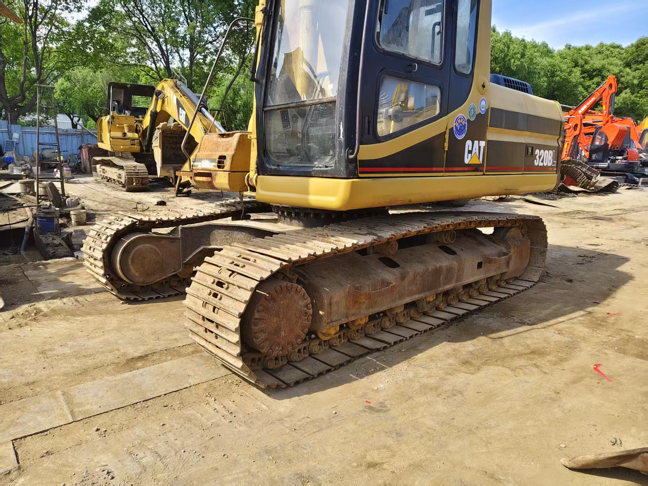 CATERPILLAR 320BL - Excavadora de cadenas: foto 4 CATERPILLAR 320BL - Excavadora de cadenas: foto 4