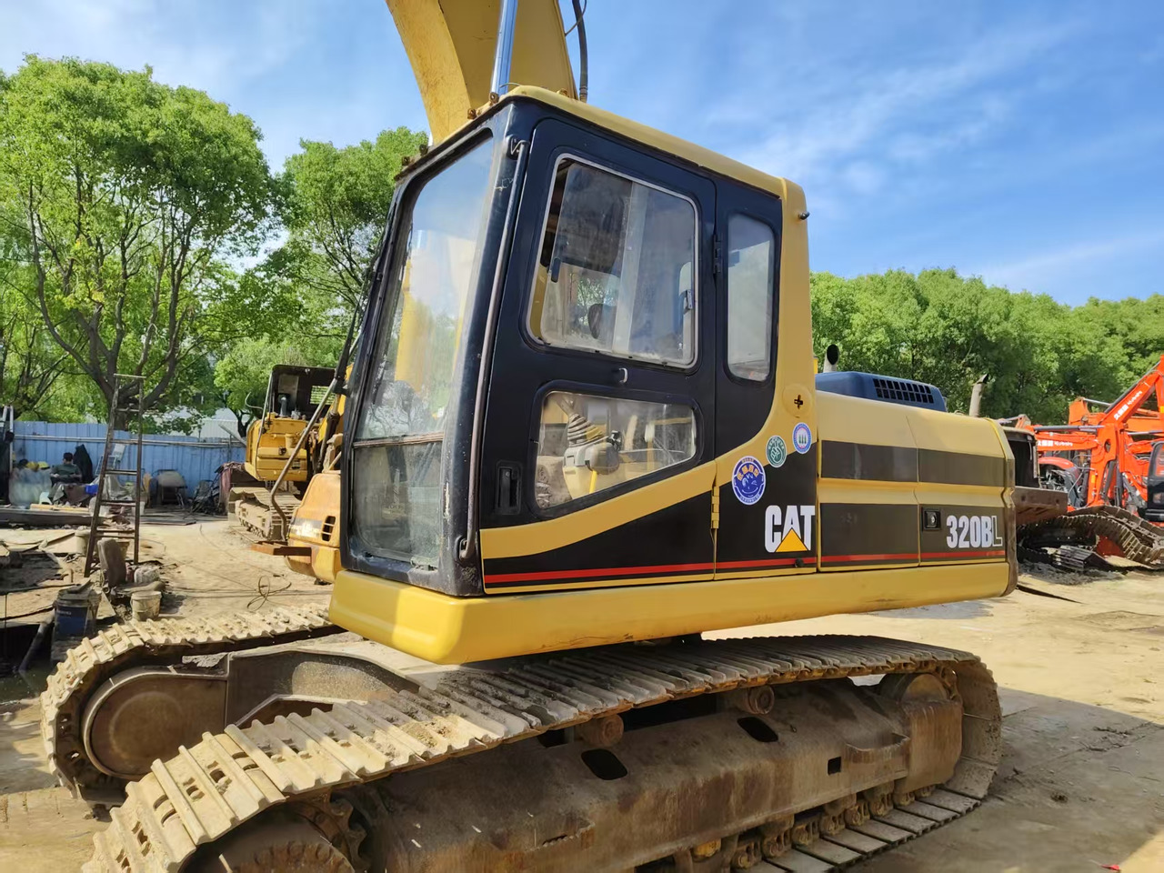 CATERPILLAR 320BL - Excavadora de cadenas: foto 2 CATERPILLAR 320BL - Excavadora de cadenas: foto 2