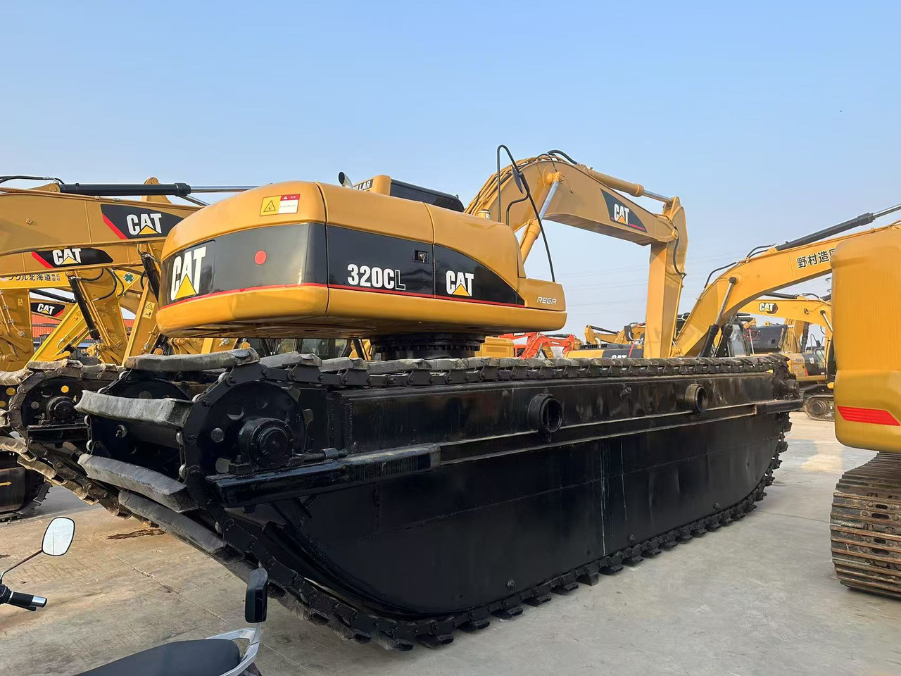 CATERPILLAR 320C Amphibious excavator - Excavadora anfibia: foto 2 CATERPILLAR 320C Amphibious excavator - Excavadora anfibia: foto 2