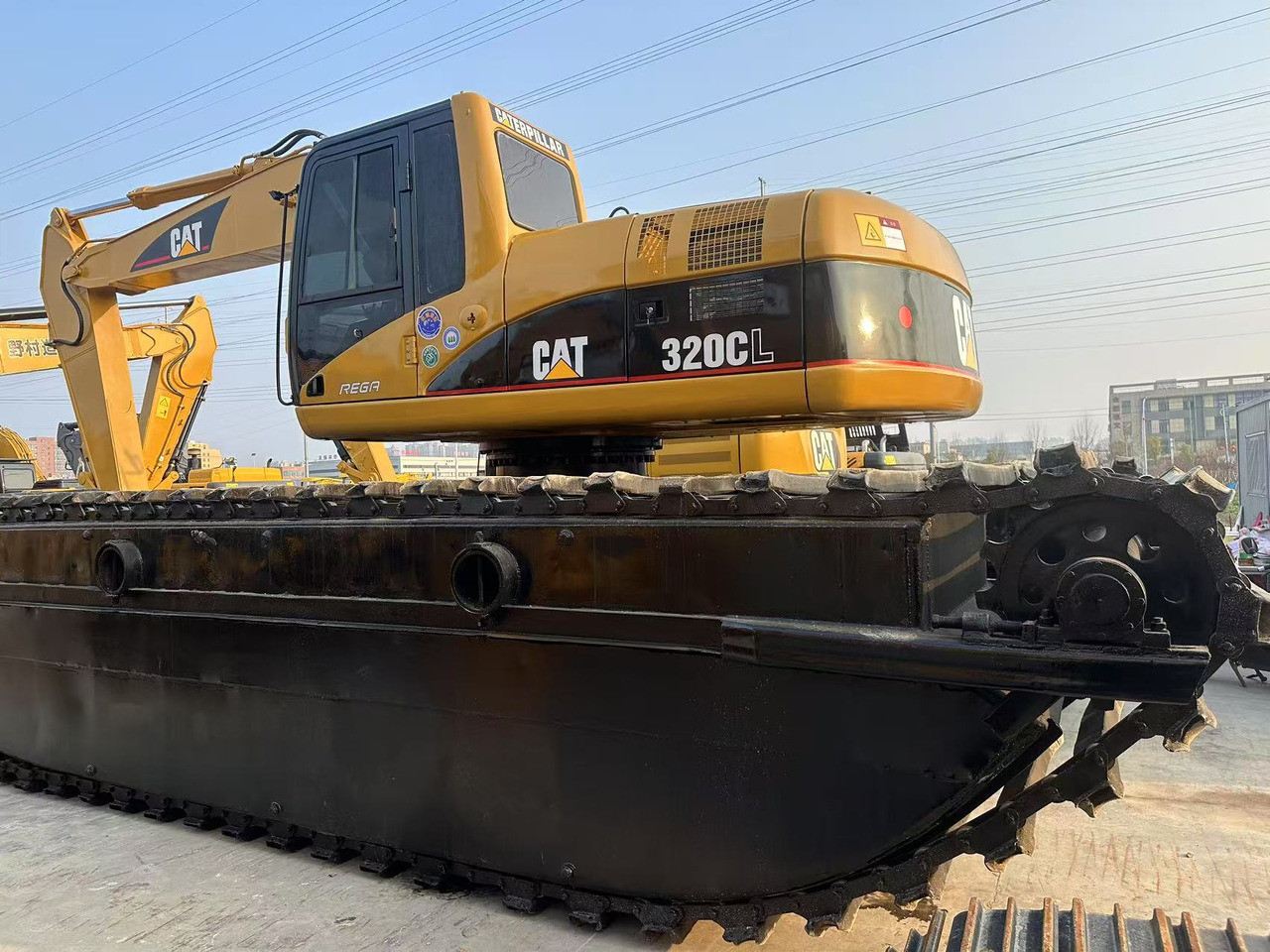 CATERPILLAR 320C Amphibious excavator - Excavadora anfibia: foto 1 CATERPILLAR 320C Amphibious excavator - Excavadora anfibia: foto 1