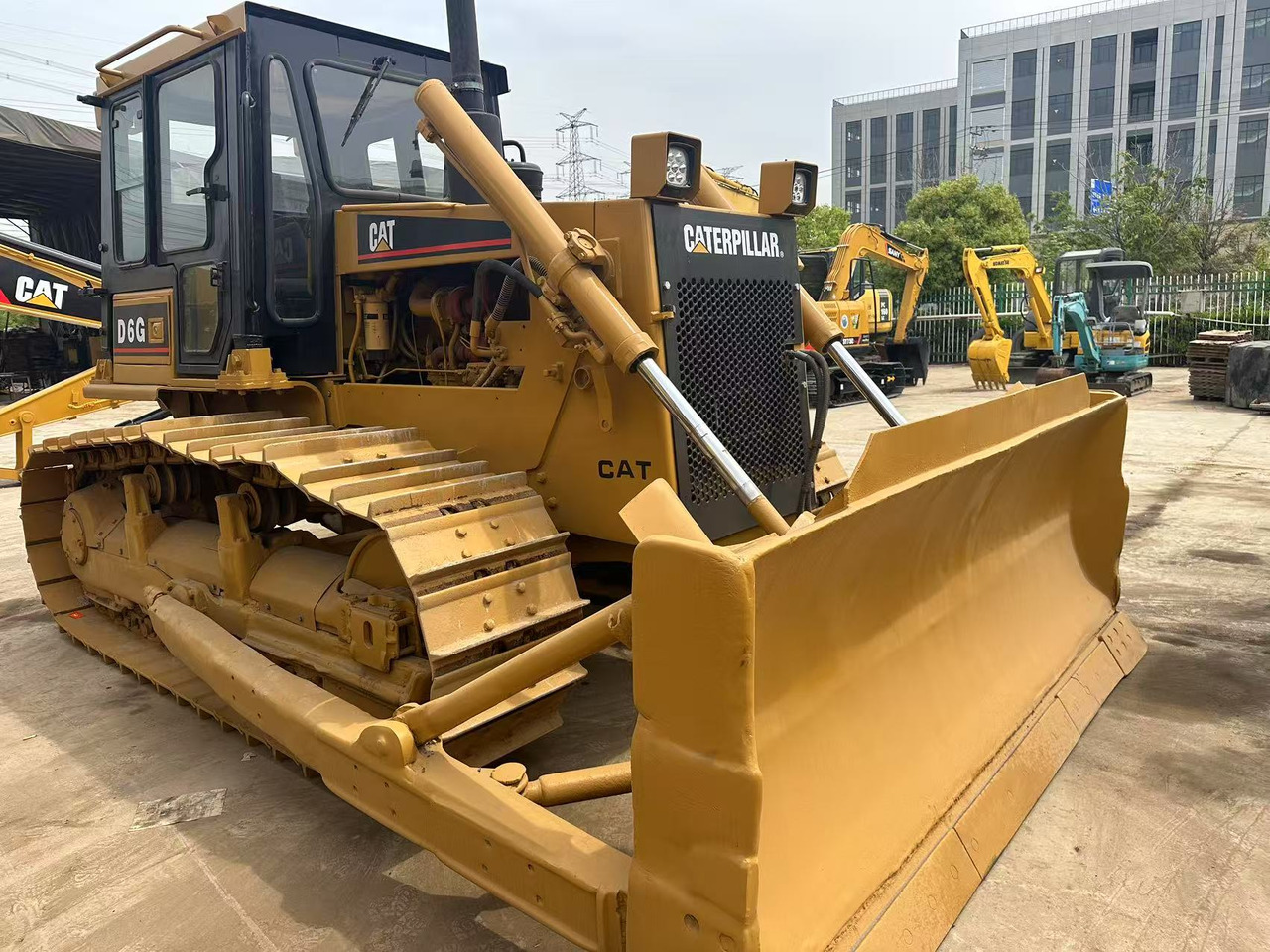 CATERPILLAR D6G - Bulldozer: foto 1 CATERPILLAR D6G - Bulldozer: foto 1