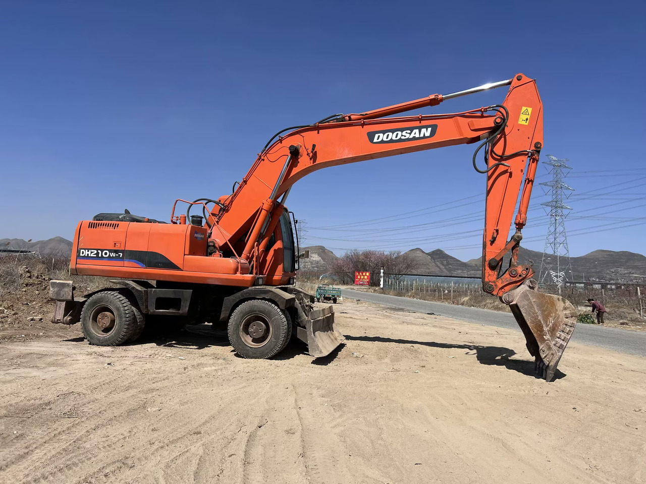 DOOSAN DH210W-7 - Excavadora de ruedas: foto 4 DOOSAN DH210W-7 - Excavadora de ruedas: foto 4