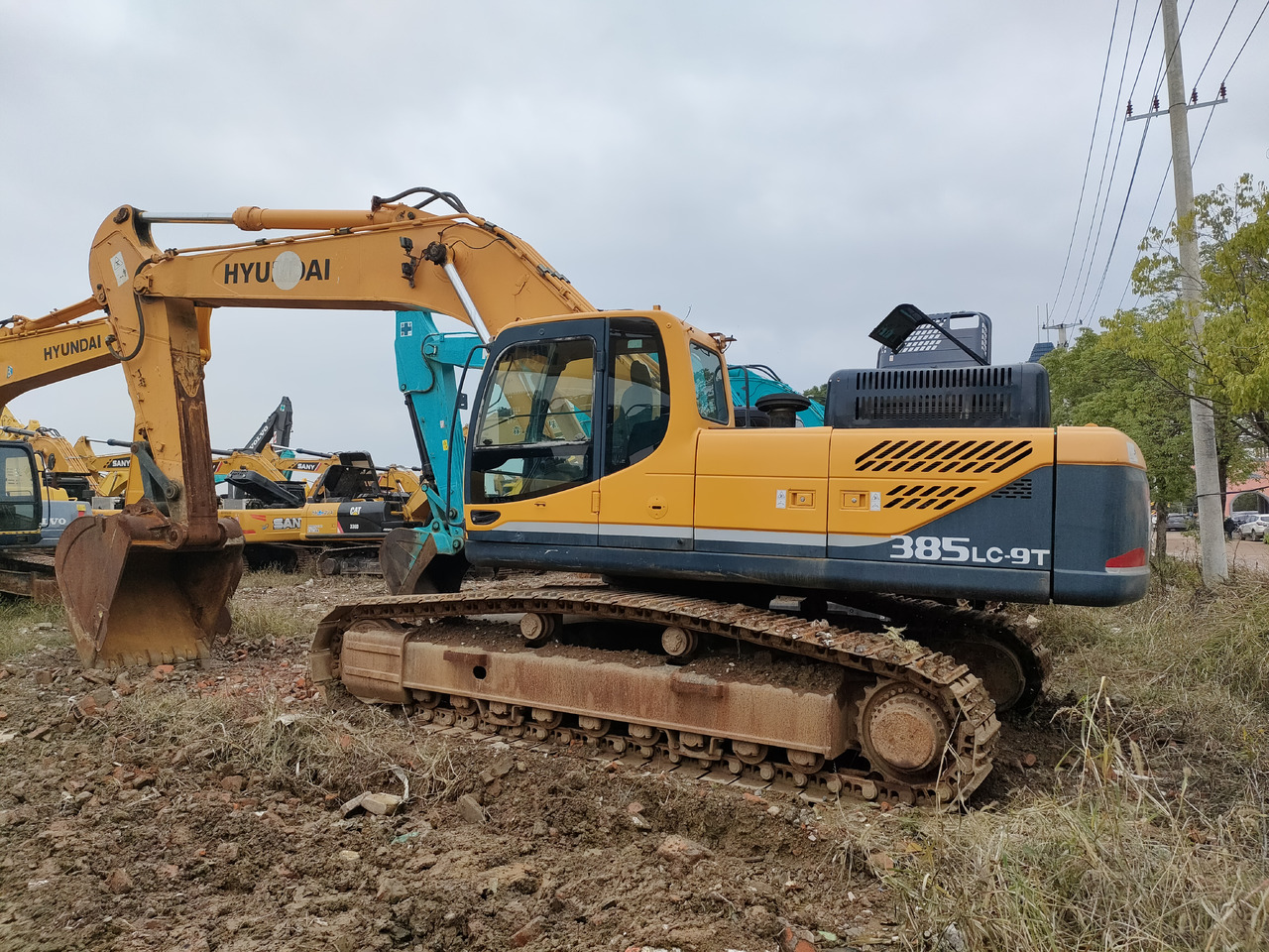 HYUNDAI R385LC-9T - Excavadora de cadenas: foto 1 HYUNDAI R385LC-9T - Excavadora de cadenas: foto 1