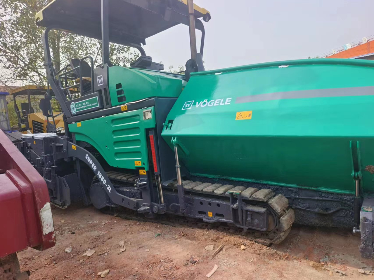 VOGELE 1800-3 - Pavimentadora de asfalto: foto 1 VOGELE 1800-3 - Pavimentadora de asfalto: foto 1