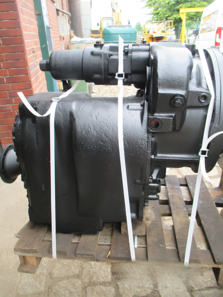 Skrzynia biegów Clark Hurth - Caja de cambios para Maquinaria de construcción: foto 1 Skrzynia biegów Clark Hurth - Caja de cambios para Maquinaria de construcción: foto 1