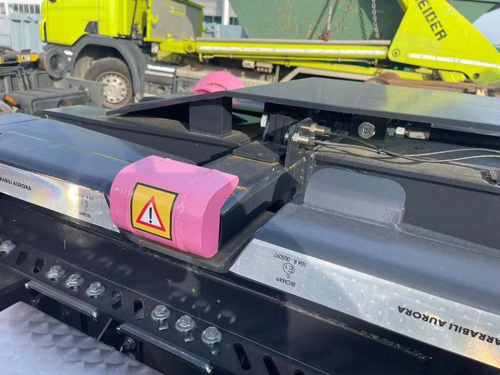 BLOCCAGGIO POSTERIORE ESTERNO - Bastidor/ Chasis para Camión: foto 3 BLOCCAGGIO POSTERIORE ESTERNO - Bastidor/ Chasis para Camión: foto 3