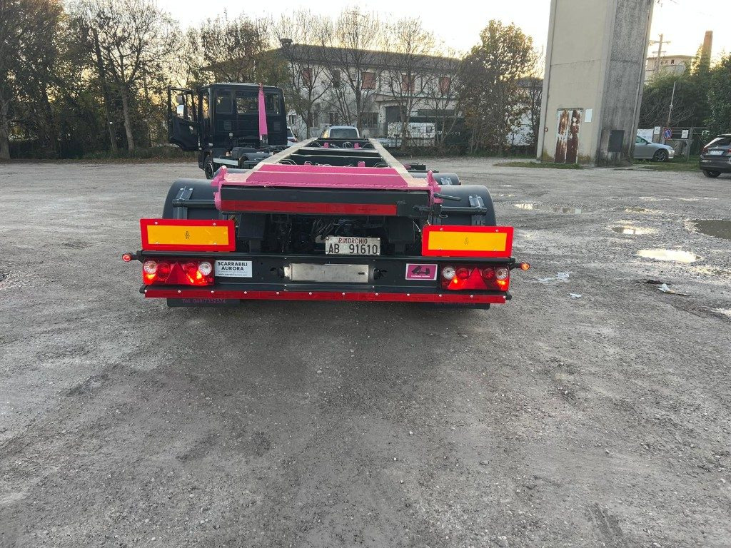 CARDI RIMORCHIO CARDI SCARRABILE RIBALTABILE - Remolque multilift/ Portacontenedores de cadenas: foto 3 CARDI RIMORCHIO CARDI SCARRABILE RIBALTABILE - Remolque multilift/ Portacontenedores de cadenas: foto 3