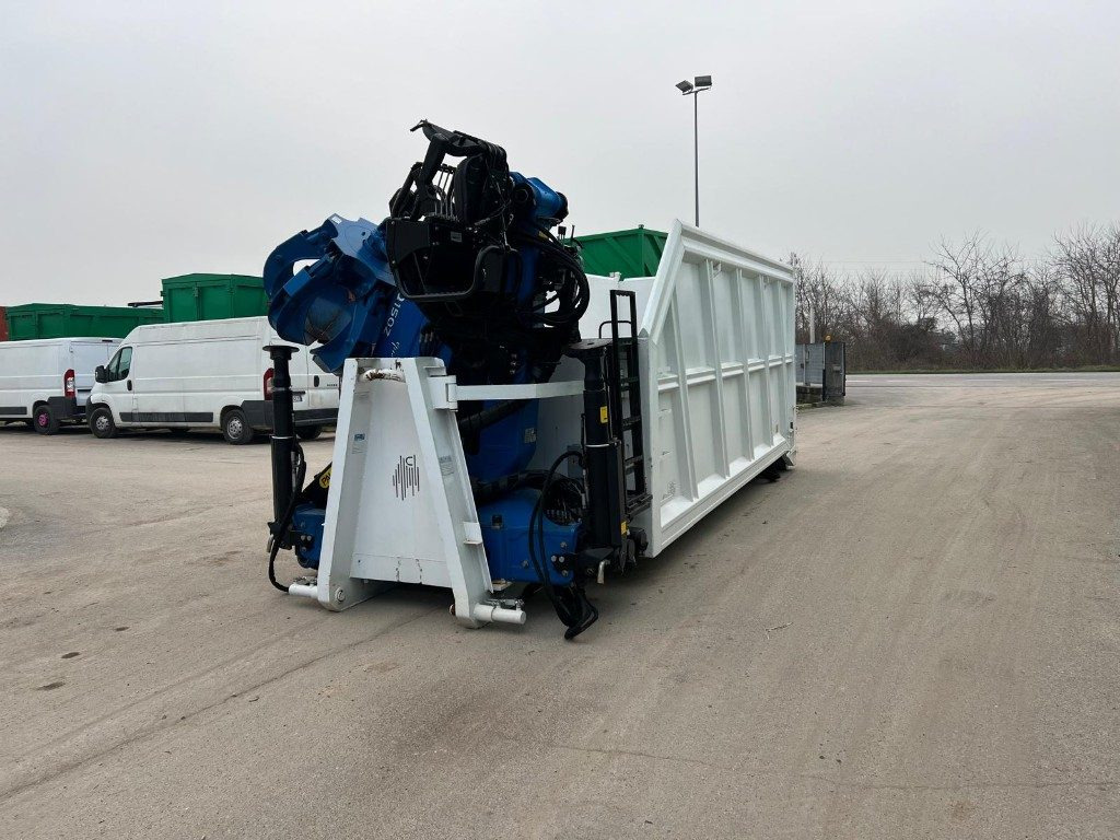 CONTAINER SCARRABILE USATO A CIELO APERTO CON GRU - Contenedor de gancho: foto 2 CONTAINER SCARRABILE USATO A CIELO APERTO CON GRU - Contenedor de gancho: foto 2