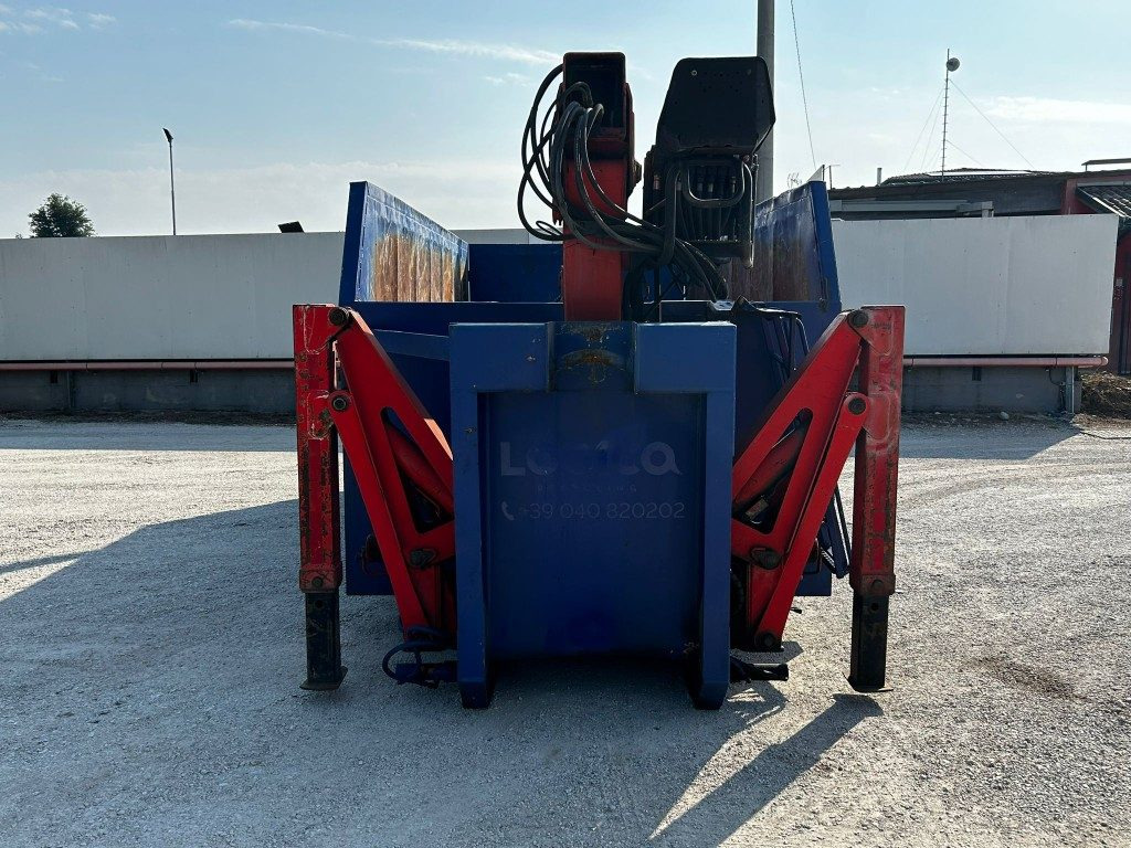 CONTAINER SCARRABILE USATO A CIELO APERTO + GRU - Contenedor de gancho: foto 2 CONTAINER SCARRABILE USATO A CIELO APERTO + GRU - Contenedor de gancho: foto 2