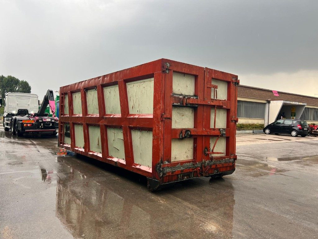 CONTAINER SCARRABILE USATO A CIELO APERTO - Contenedor de gancho: foto 3 CONTAINER SCARRABILE USATO A CIELO APERTO - Contenedor de gancho: foto 3