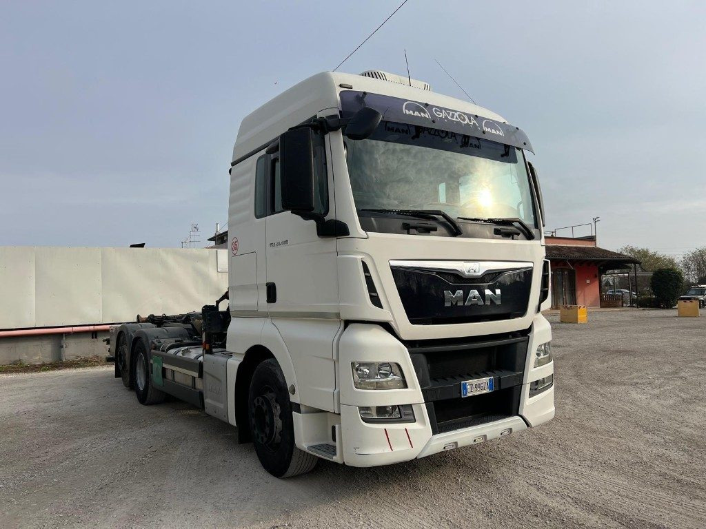 Camión multibasculante MAN TGX 26.480 SCARRABILE CON GRU DIETRO CABINA: foto 7
