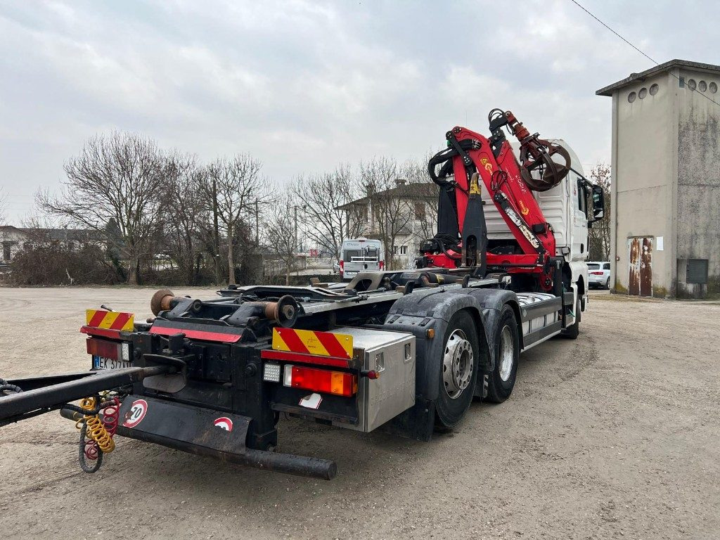 Camión multibasculante, Camión grúa MAN TGX 26.480 SCARRABILE CON GRU: foto 6 Camión multibasculante, Camión grúa MAN TGX 26.480 SCARRABILE CON GRU: foto 6