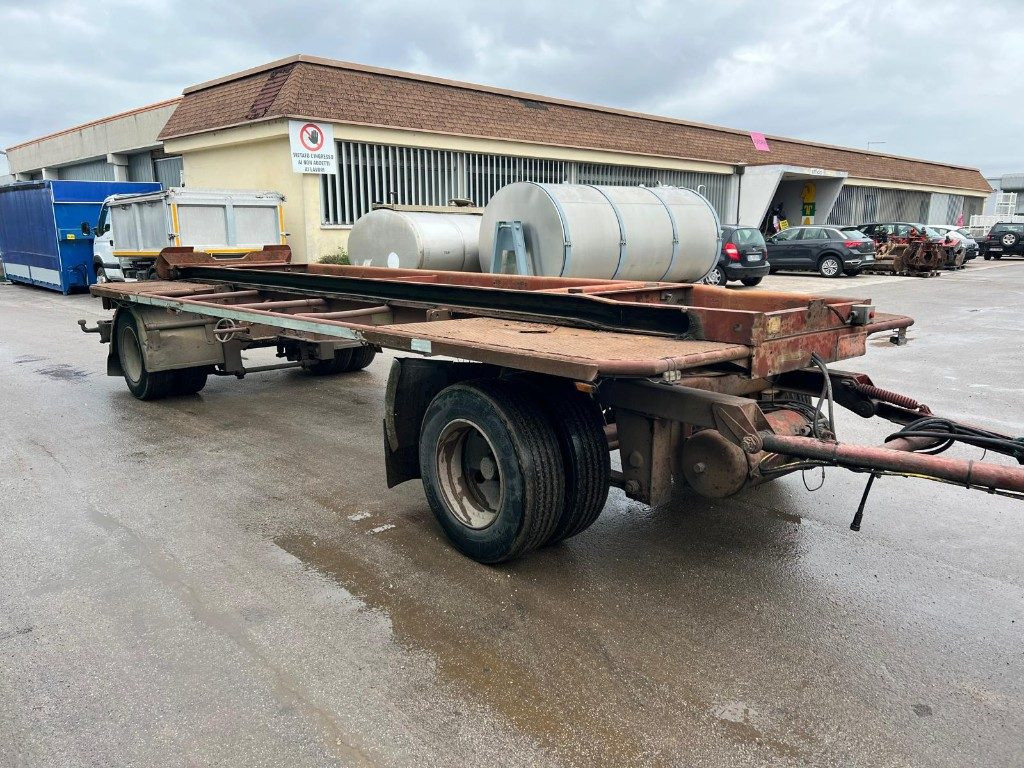 VIBERTI RIMORCHIO VIBERTI SCARRABILE PNEUMATICO - Remolque multilift/ Portacontenedores de cadenas: foto 2 VIBERTI RIMORCHIO VIBERTI SCARRABILE PNEUMATICO - Remolque multilift/ Portacontenedores de cadenas: foto 2