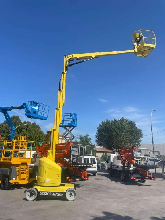 JLG TOUCAN 12E PLUS - Plataforma de mástil vertical: foto 1 JLG TOUCAN 12E PLUS - Plataforma de mástil vertical: foto 1