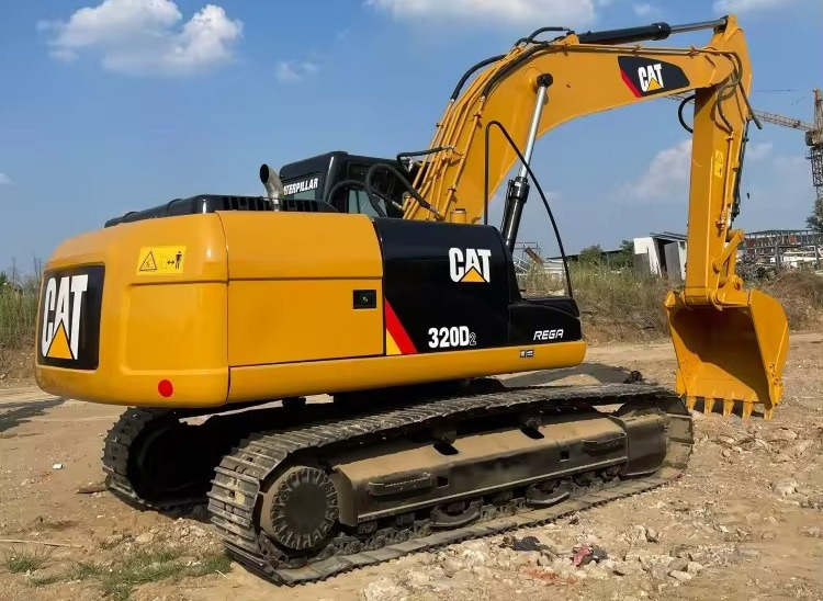 CATERPILLAR Crawler excavator Used excavator cat320 Japan brand Used CAT 320 Excavator Caterpillar 320D Crawler Excavator CAT320 used digger for sale - Excavadora de cadenas: foto 1 CATERPILLAR Crawler excavator Used excavator cat320 Japan brand Used CAT 320 Excavator Caterpillar 320D Crawler Excavator CAT320 used digger for sale - Excavadora de cadenas: foto 1