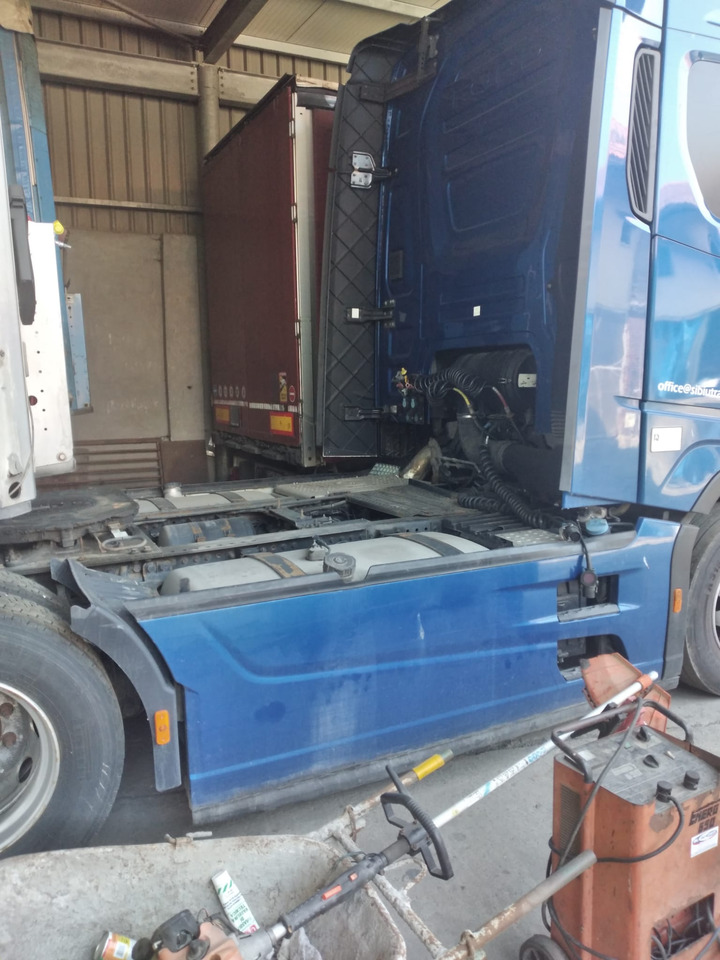 FORD F-MAX - Cabeza tractora: foto 2 FORD F-MAX - Cabeza tractora: foto 2