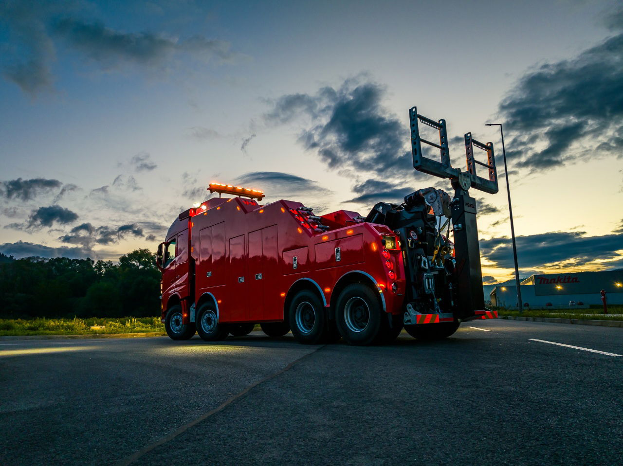 Volvo FH NEW ER4120 5 winches T-REX Volvo FH 540 8x4 WB6,0 White or RED - Grua de remolque autos: foto 4 Volvo FH NEW ER4120 5 winches T-REX Volvo FH 540 8x4 WB6,0 White or RED - Grua de remolque autos: foto 4