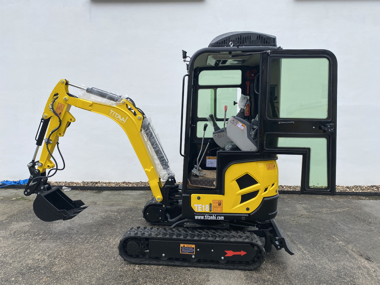 TITAN TE18 - Miniexcavadora: foto 2 TITAN TE18 - Miniexcavadora: foto 2