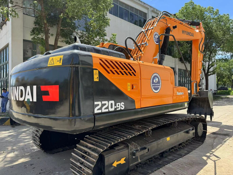 Hyundai R220LC-9S - Excavadora de cadenas: foto 2 Hyundai R220LC-9S - Excavadora de cadenas: foto 2