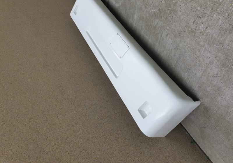 Zderzak tylny MERCEDES 350 TOURISMO Mercedes-Benz 350 Tourismo - Parachoques para Autobús: foto 2 Zderzak tylny MERCEDES 350 TOURISMO Mercedes-Benz 350 Tourismo - Parachoques para Autobús: foto 2