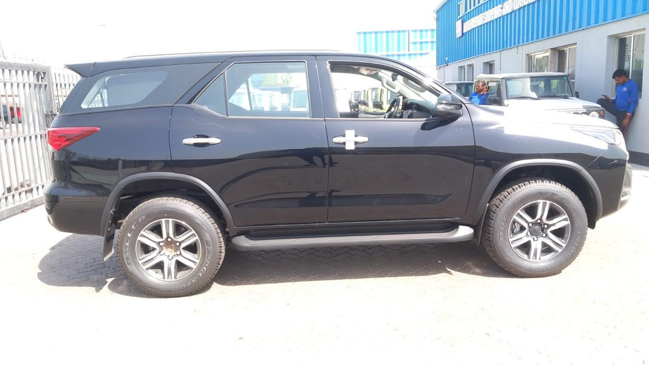 TOYOTA 2.4L SR5 Comfort 4WD - Coche: foto 1 TOYOTA 2.4L SR5 Comfort 4WD - Coche: foto 1