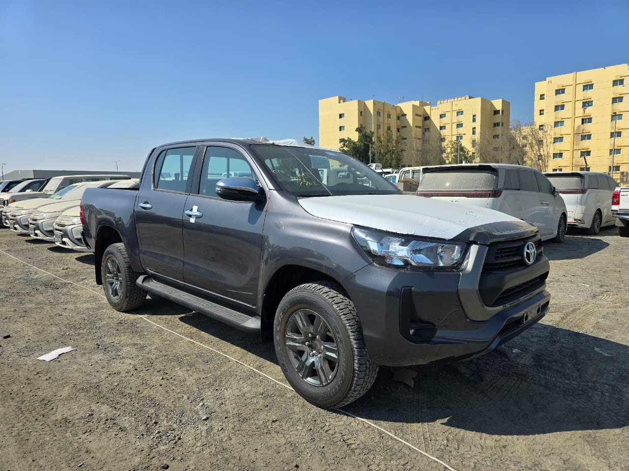 TOYOTA HILUX ACTIVE DOUBLE CAB - Pick-up, Furgoneta combi: foto 2 TOYOTA HILUX ACTIVE DOUBLE CAB - Pick-up, Furgoneta combi: foto 2