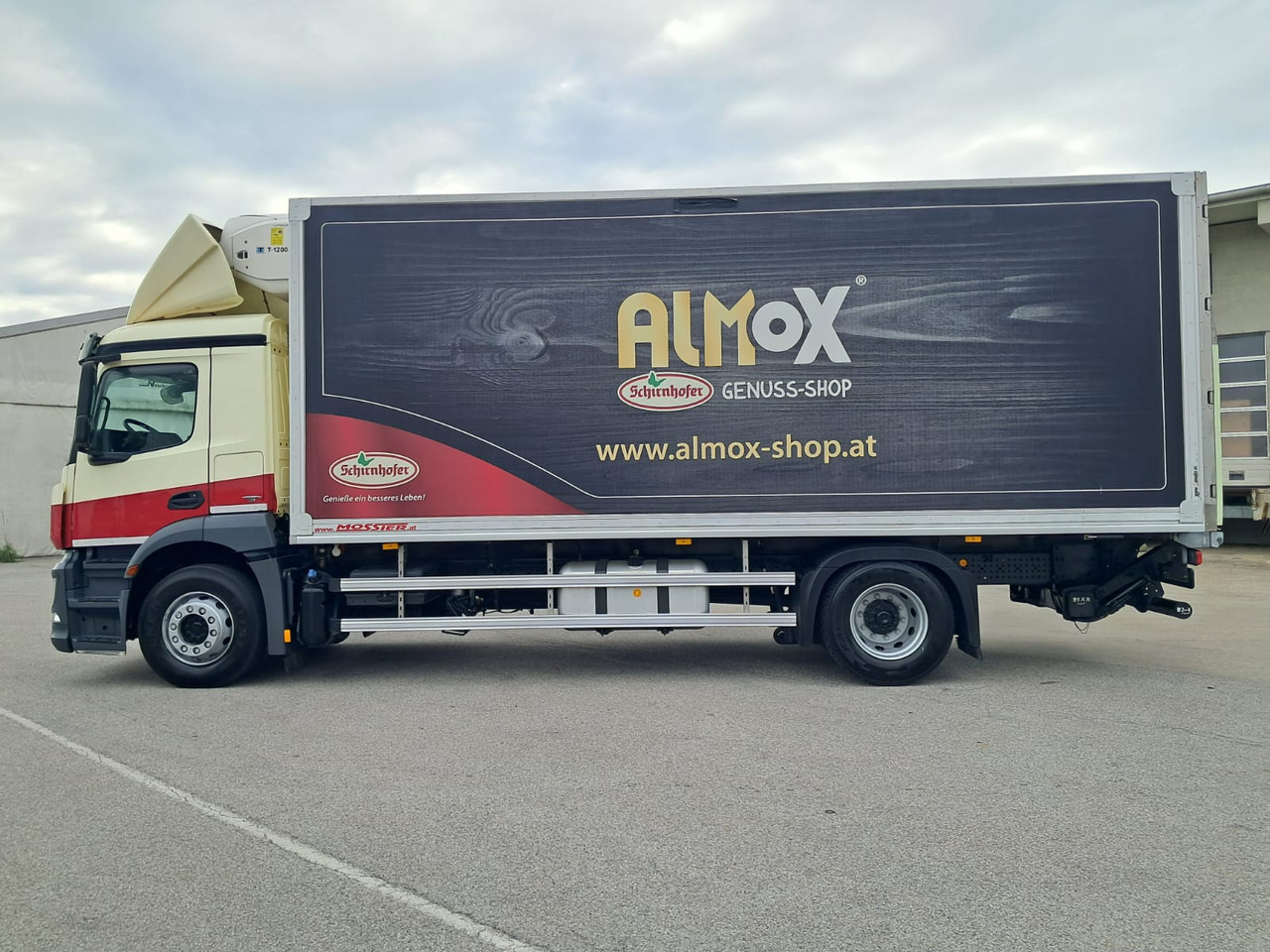 MERCEDES-BENZ Antos 1833 Kühlkoffer LBW | Standheizung | Euro 6 - Camión frigorífico: foto 4 MERCEDES-BENZ Antos 1833 Kühlkoffer LBW | Standheizung | Euro 6 - Camión frigorífico: foto 4