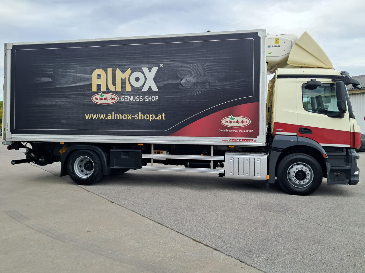 MERCEDES-BENZ Antos 1833 Kühlkoffer LBW | Standheizung | Euro 6 - Camión frigorífico: foto 3 MERCEDES-BENZ Antos 1833 Kühlkoffer LBW | Standheizung | Euro 6 - Camión frigorífico: foto 3