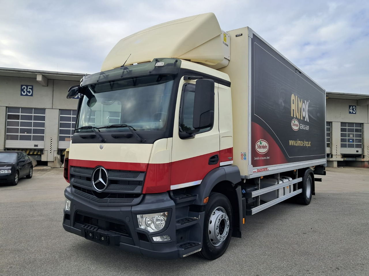 MERCEDES-BENZ Antos 1833 Kühlkoffer LBW | Standheizung | Euro 6 - Camión frigorífico: foto 1 MERCEDES-BENZ Antos 1833 Kühlkoffer LBW | Standheizung | Euro 6 - Camión frigorífico: foto 1