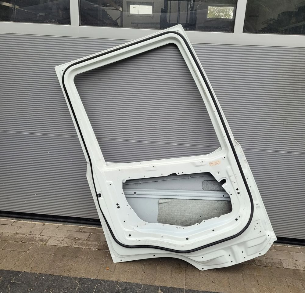 DRZWI DAF XG XG XF NM.LEWE ORYGINAŁ NIEMALOWANE CHWALIM116 - Puerta y piezas para Camión: foto 5 DRZWI DAF XG XG XF NM.LEWE ORYGINAŁ NIEMALOWANE CHWALIM116 - Puerta y piezas para Camión: foto 5