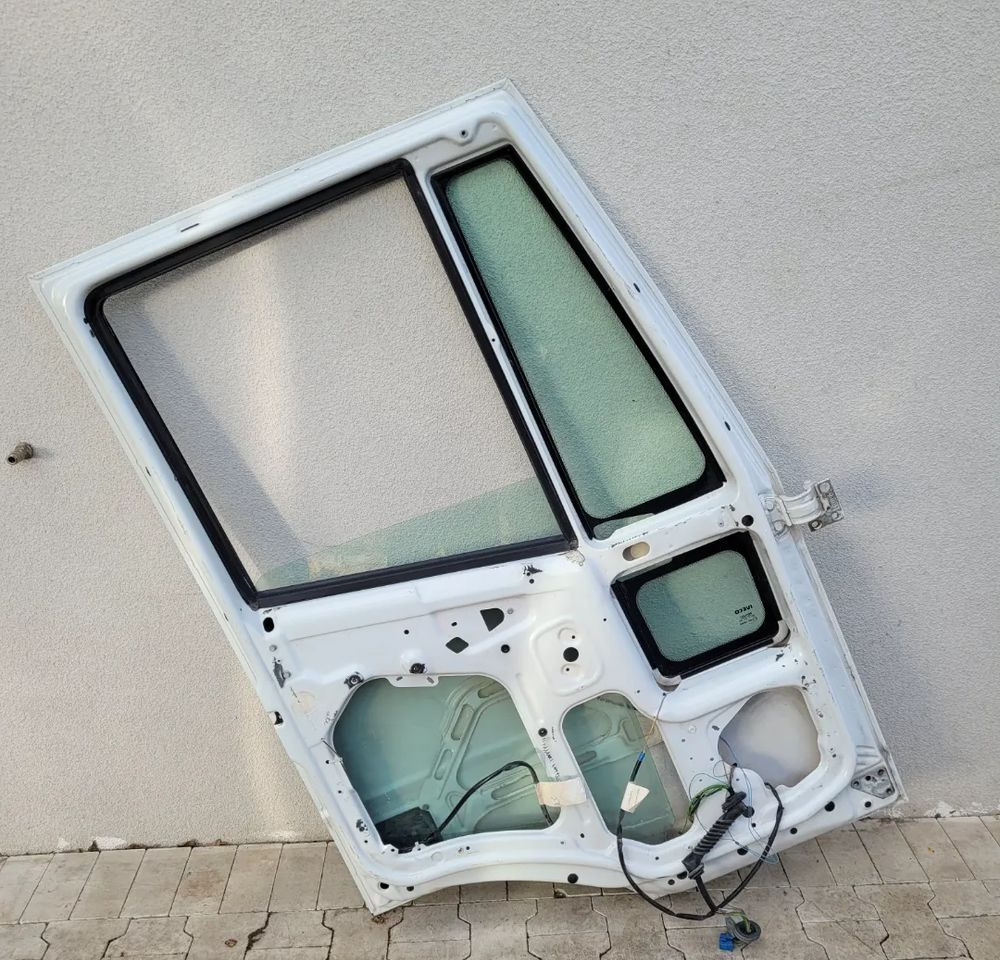 DRZWI LEWE IVECO EUROCARGO - Puerta y piezas para Camión: foto 4 DRZWI LEWE IVECO EUROCARGO - Puerta y piezas para Camión: foto 4