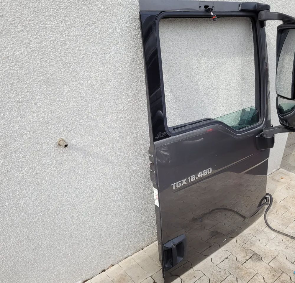 DRZWI MAN TGX PRAWE  EURO6 - Puerta y piezas para Camión: foto 2 DRZWI MAN TGX PRAWE  EURO6 - Puerta y piezas para Camión: foto 2