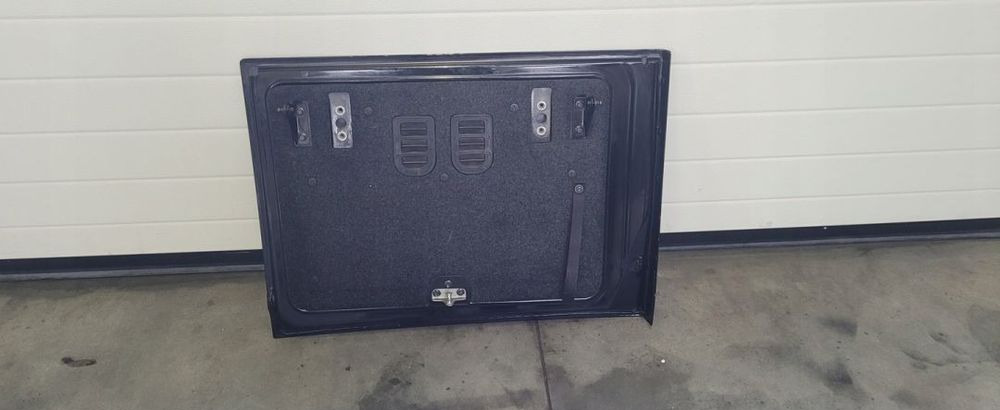 DRZWI SCHOWKA VOLVO FH4 ORYGINAL PRAWE - Puerta y piezas para Camión: foto 2 DRZWI SCHOWKA VOLVO FH4 ORYGINAL PRAWE - Puerta y piezas para Camión: foto 2