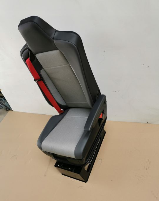 FOTEL RENAULT RANGE T GAMA PRAWY NOWY PNEUMATYCZNY - Asiento para Camión: foto 2 FOTEL RENAULT RANGE T GAMA PRAWY NOWY PNEUMATYCZNY - Asiento para Camión: foto 2