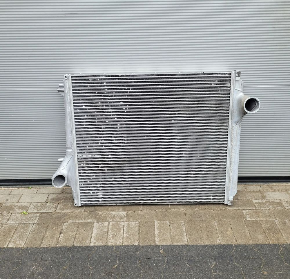 INTERCOOLER VOLVO FH4 ORYGINAŁ 21631996 SZCZELNY 2021R - Intercooler para Camión: foto 1 INTERCOOLER VOLVO FH4 ORYGINAŁ 21631996 SZCZELNY 2021R - Intercooler para Camión: foto 1